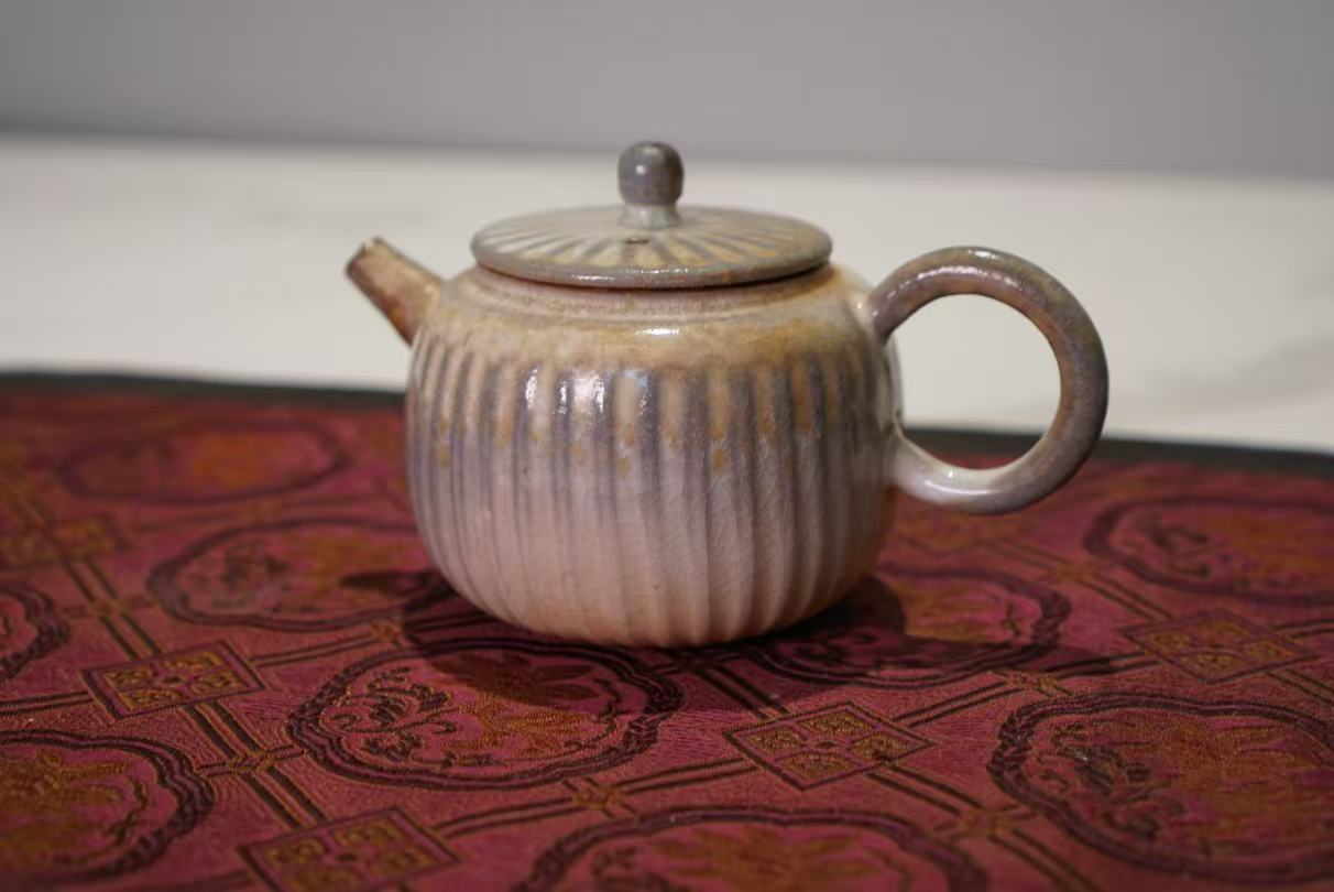 ‌Wood-fired kiln small teapot‌